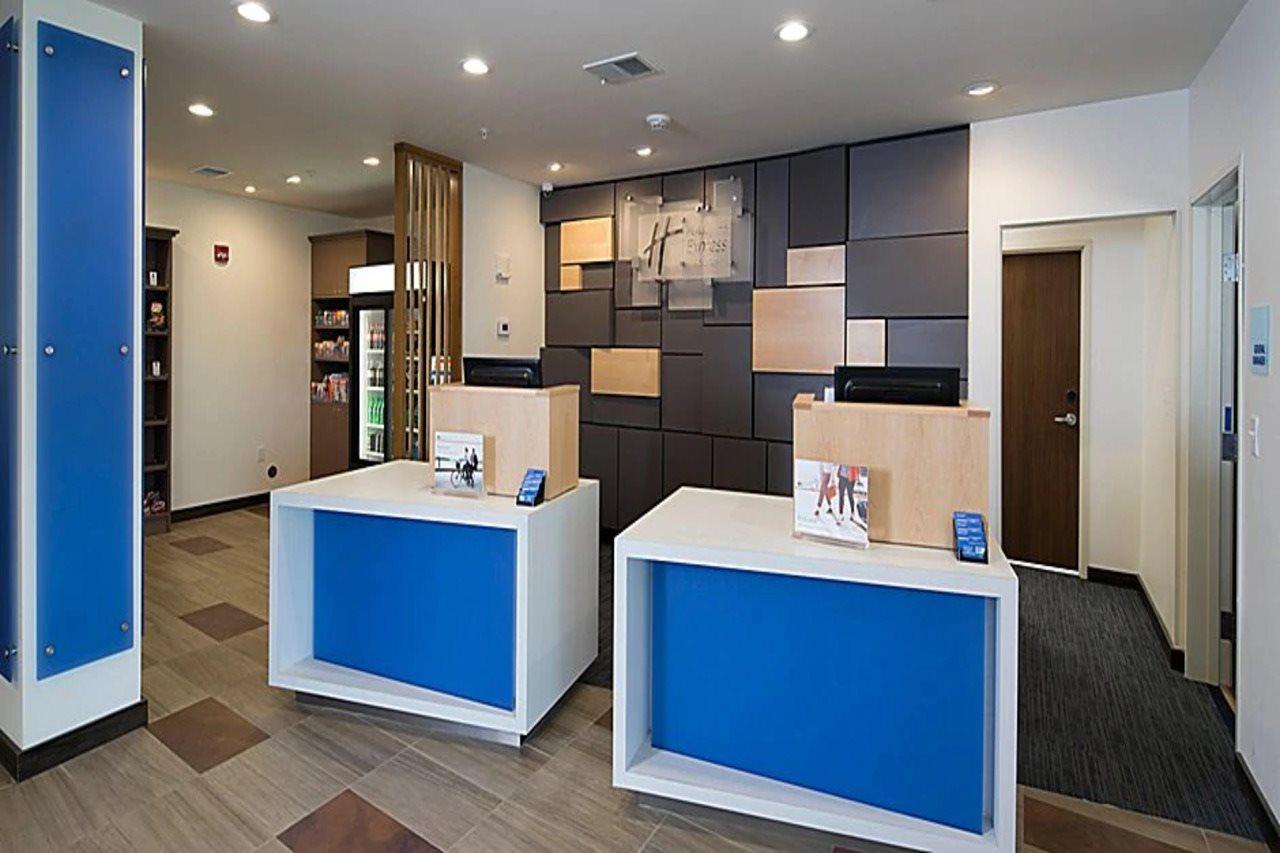 Holiday Inn Express & Suites - Michigan City By Ihg Zewnętrze zdjęcie